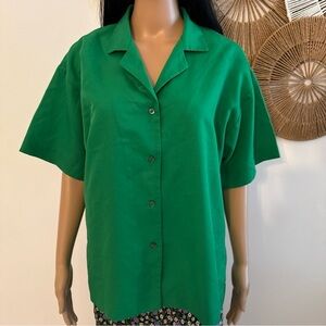 Elegant Green Women's Button-Down Shirt